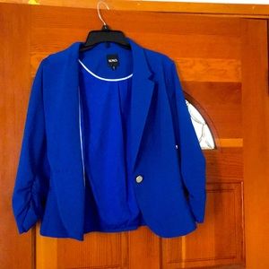 XOXO suit! This beautiful navy blue blazer is perfect for any occasion